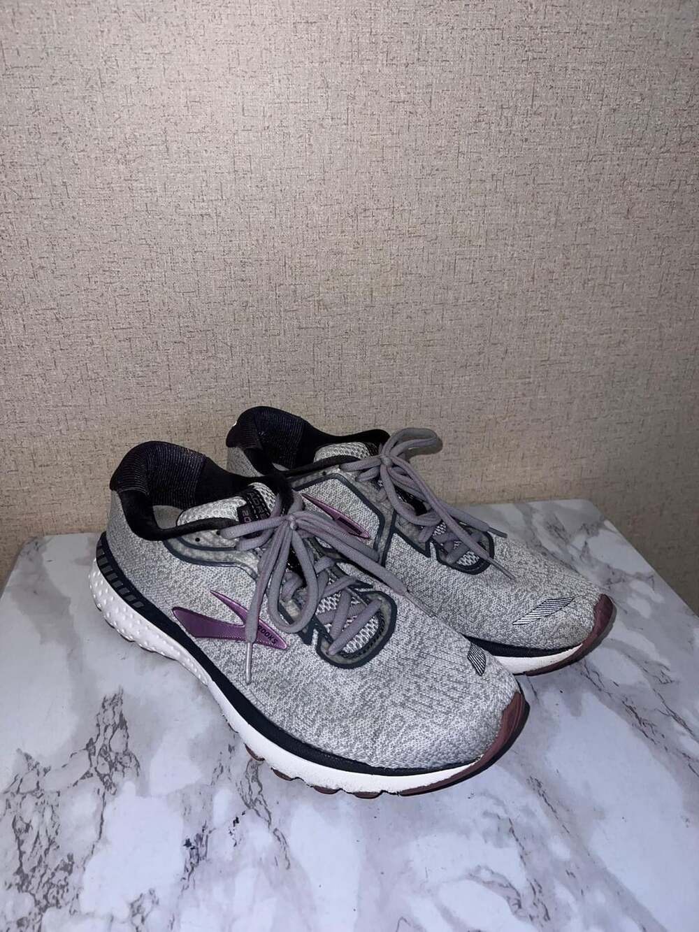 Brooks Adrenaline GTS 20 Gray Purple Running Shoes